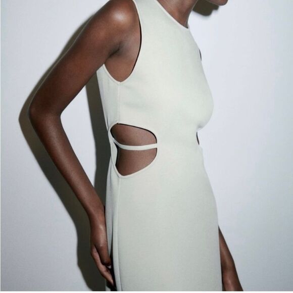 Zara | Midi Bodycon Cutout Dress - Picture 3 of 10